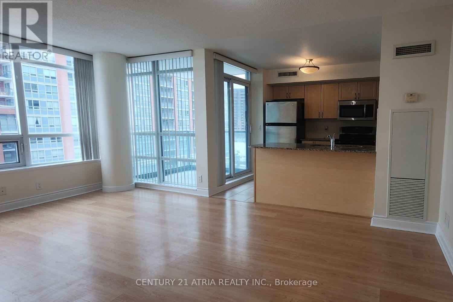 708 - 75 South Town Centre Boulevard, Markham, ON - Indoor Photo Showing Kitchen