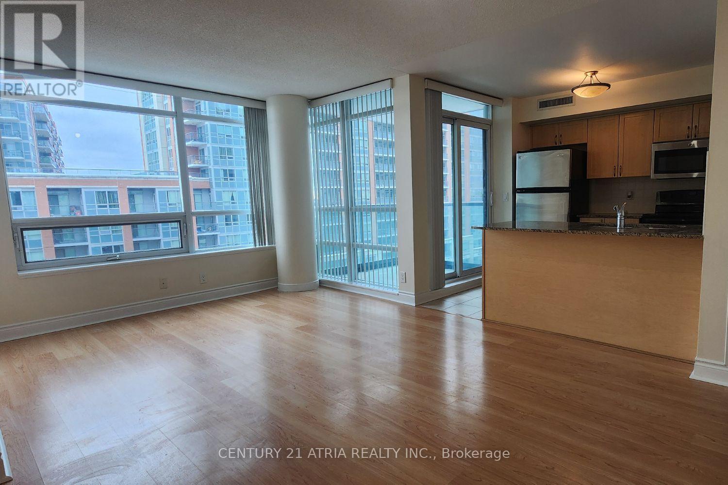 708 - 75 South Town Centre Boulevard, Markham, ON - Indoor Photo Showing Kitchen