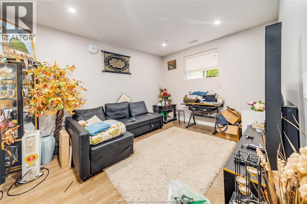 3605 King Street Unit# Lower, Windsor, ON - Indoor Photo Showing Basement