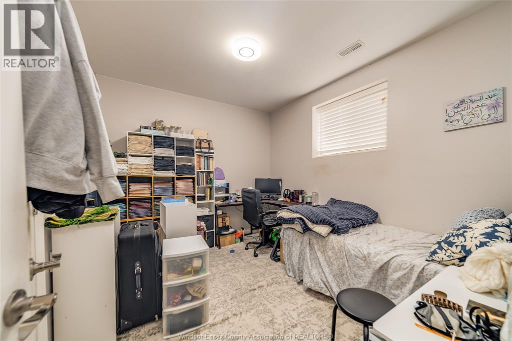 3605 King Street Unit# Lower, Windsor, ON - Indoor Photo Showing Bedroom