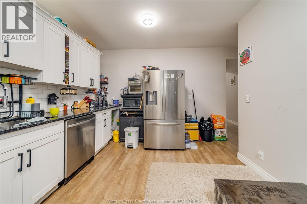 3605 King Street Unit# Lower, Windsor, ON - Indoor Photo Showing Kitchen