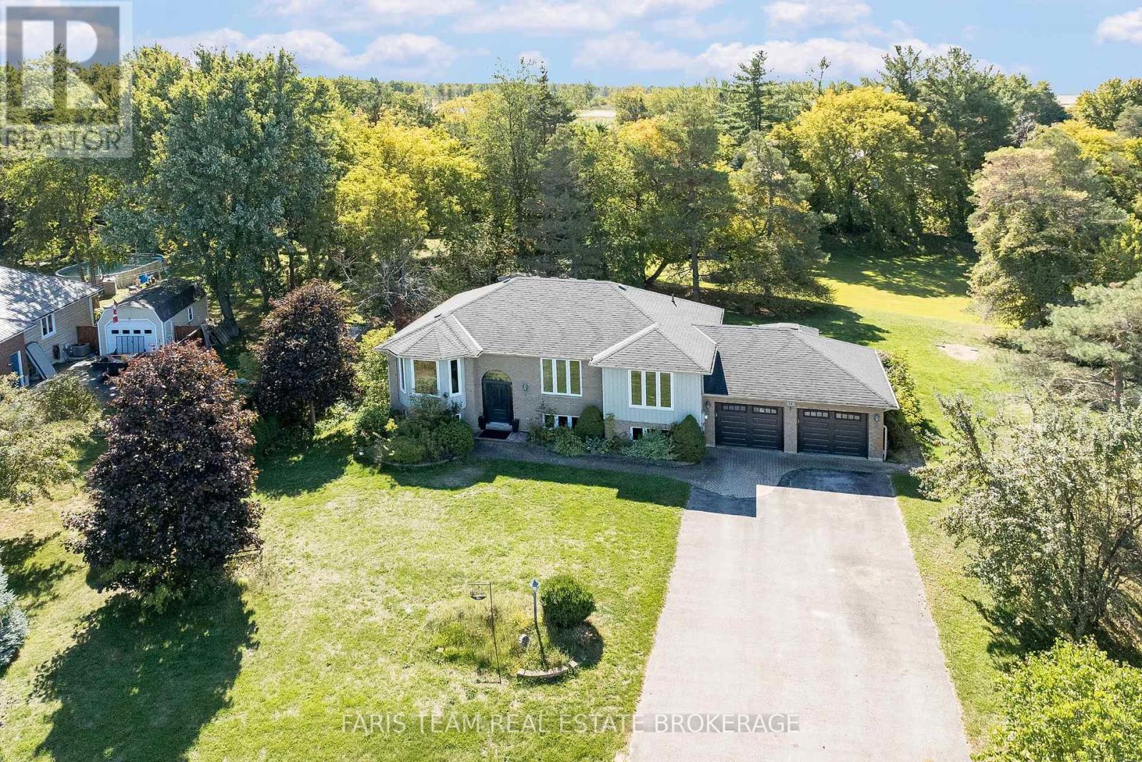 24 Parr Boulevard, Springwater, ON - Outdoor