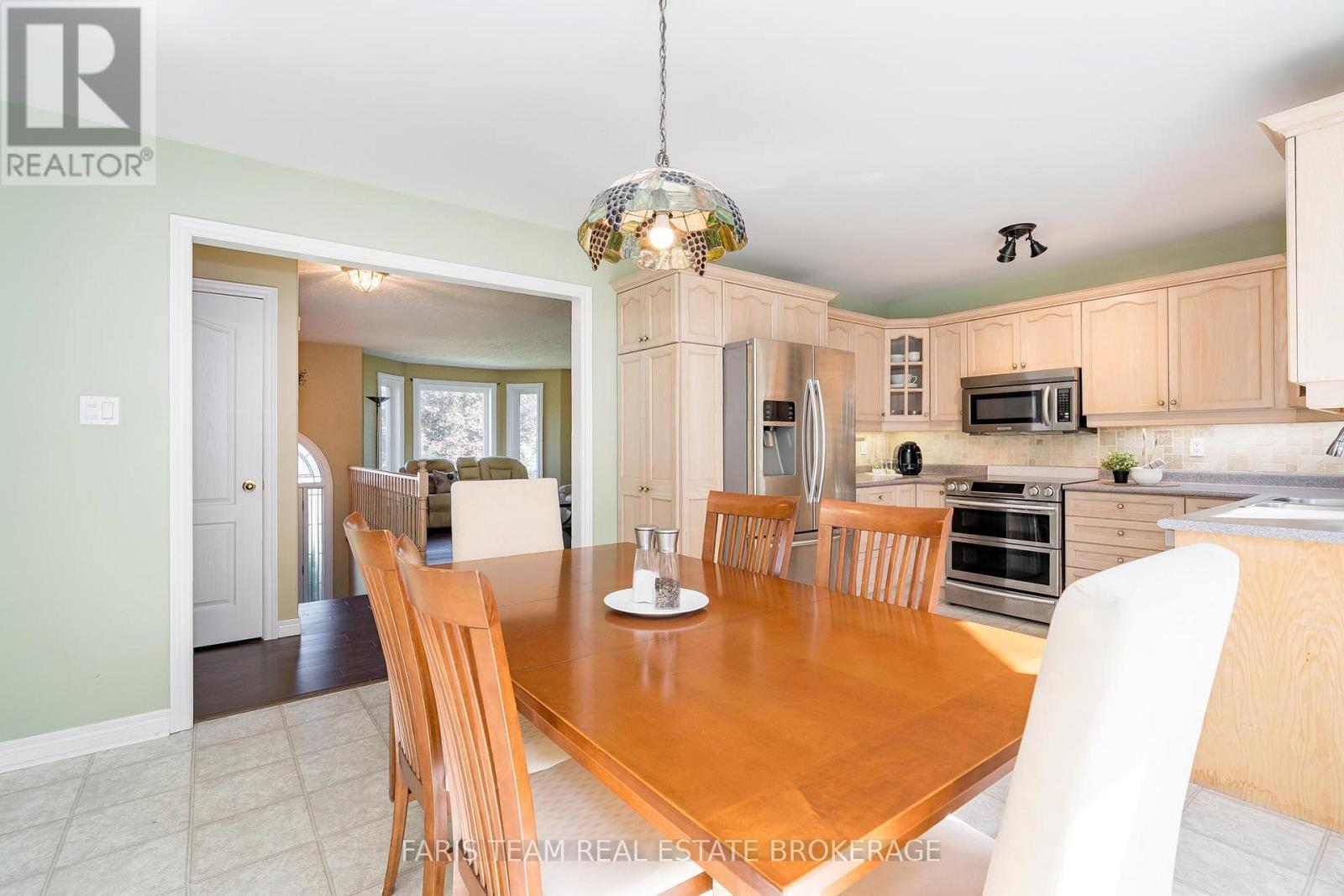 24 Parr Boulevard, Springwater, ON - Indoor