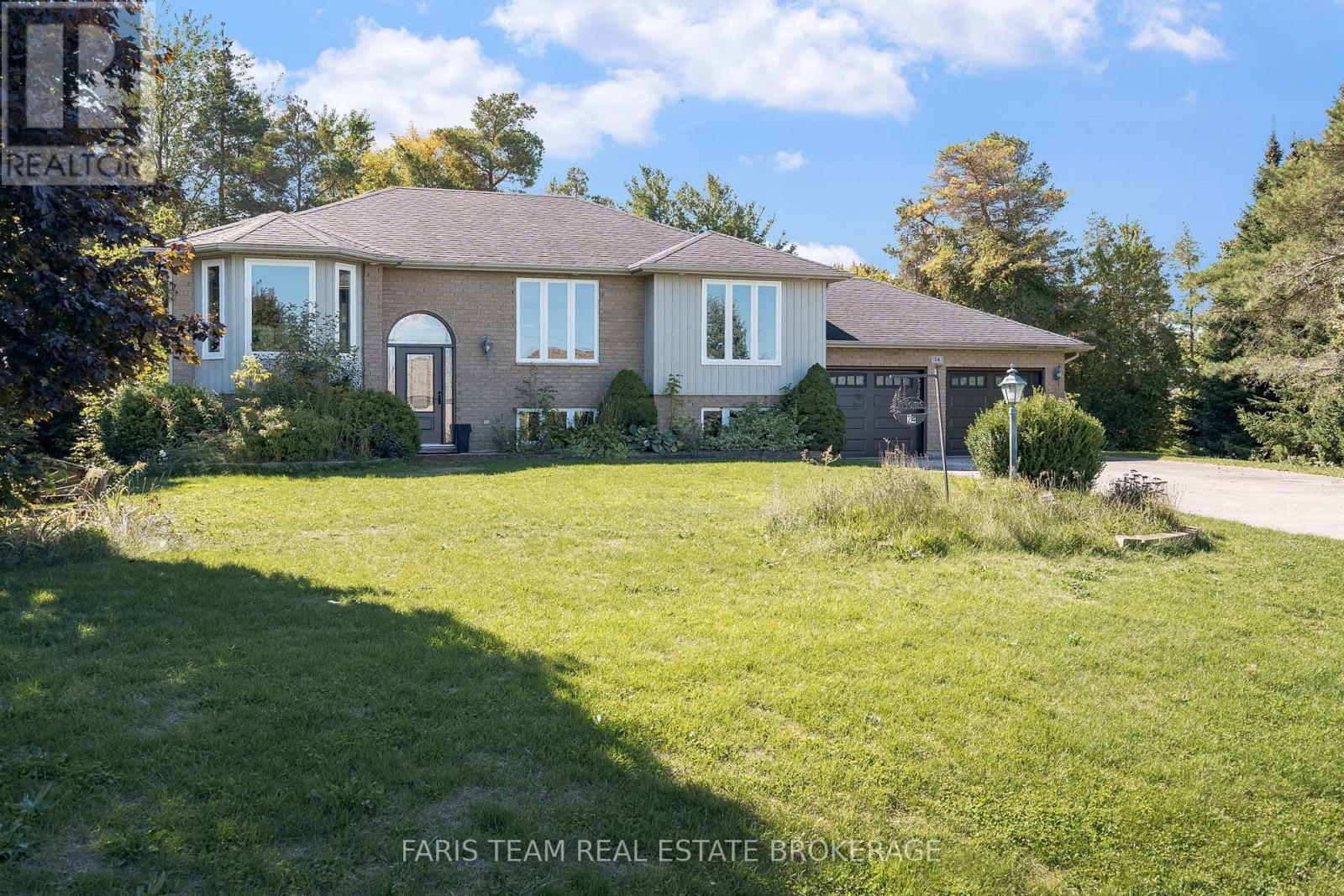 24 Parr Boulevard, Springwater, ON - Outdoor