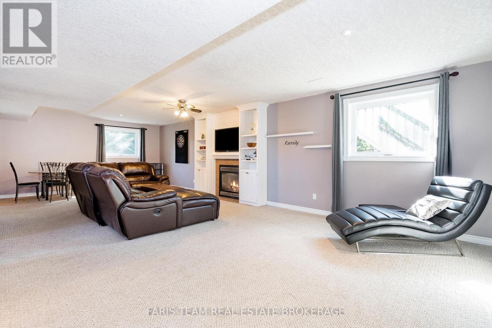 24 Parr Boulevard, Springwater, ON - Indoor