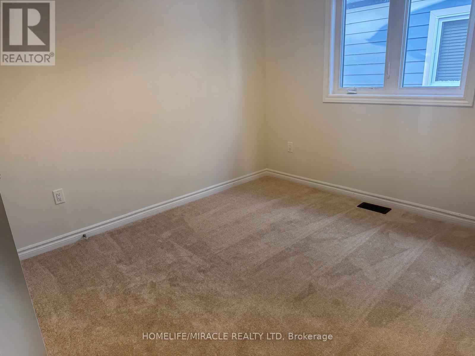 165 Beechwood Forest Lane, Gravenhurst, ON - Indoor Photo Showing Other Room