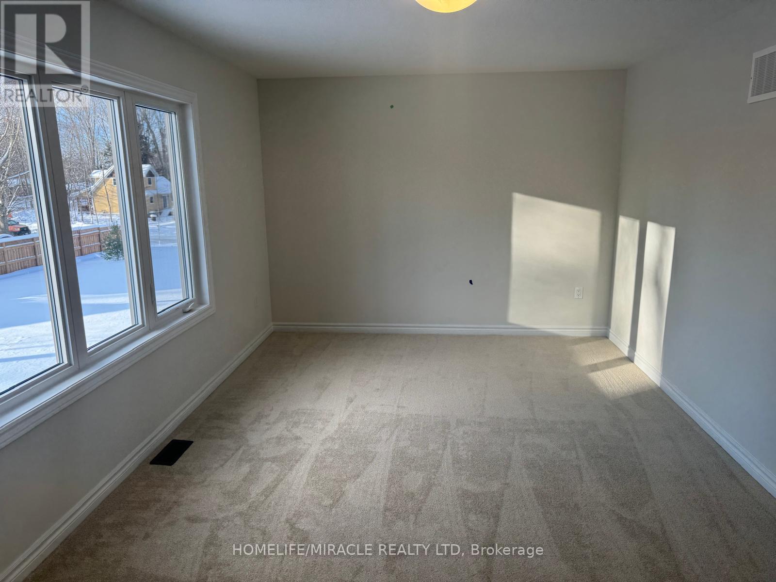 165 Beechwood Forest Lane, Gravenhurst, ON - Indoor Photo Showing Other Room
