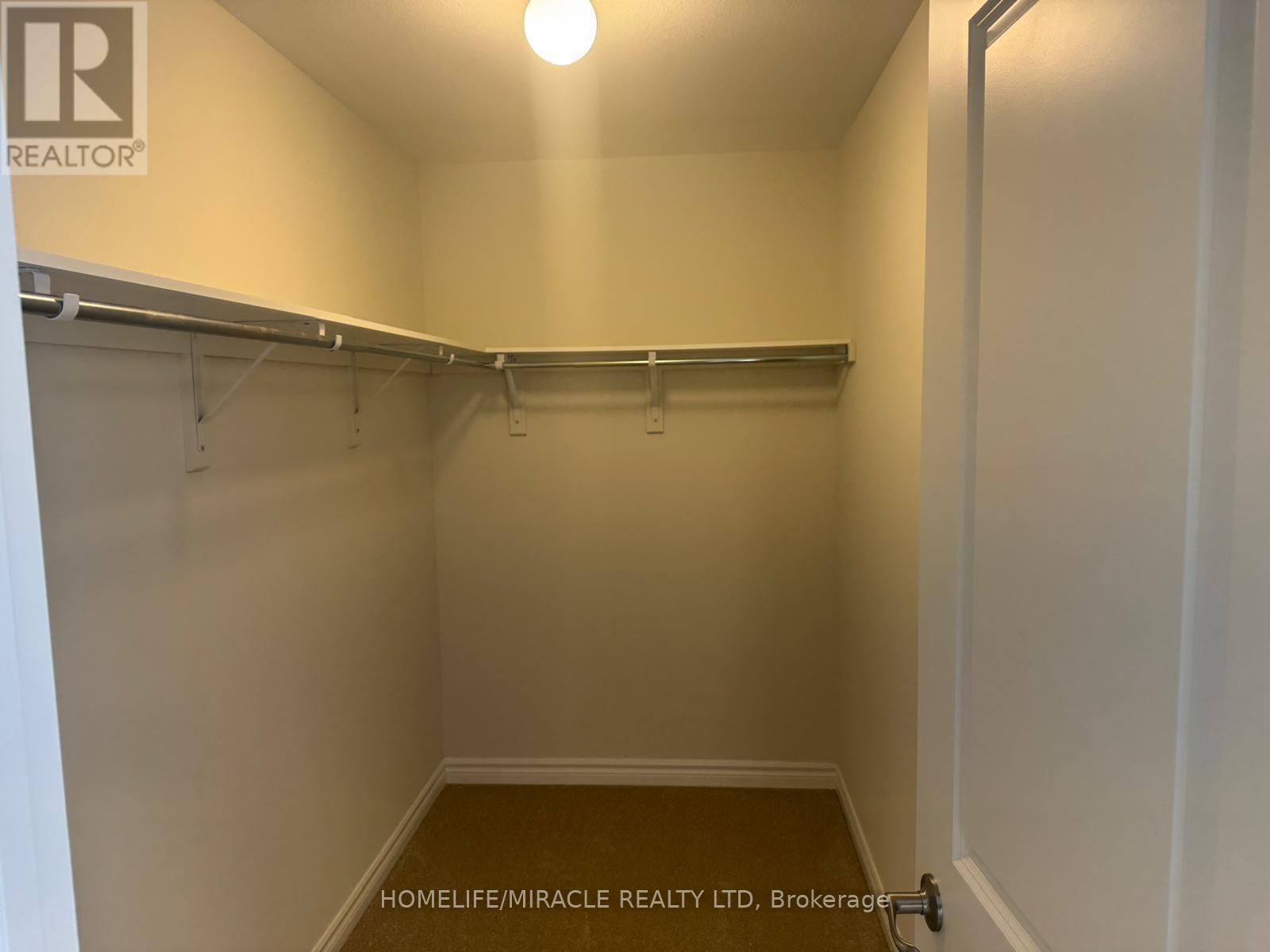 165 Beechwood Forest Lane, Gravenhurst, ON - Indoor With Storage