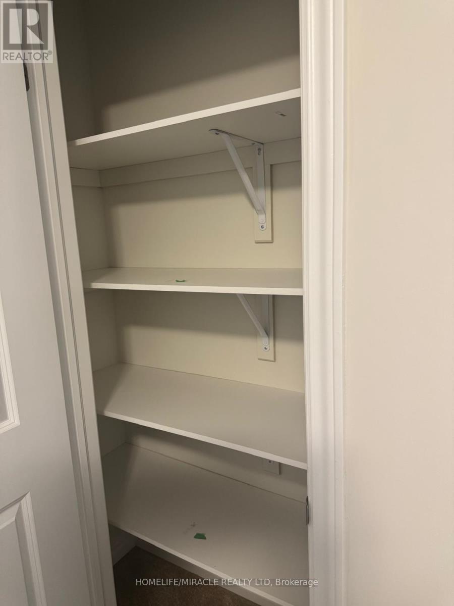 165 Beechwood Forest Lane, Gravenhurst, ON - Indoor With Storage