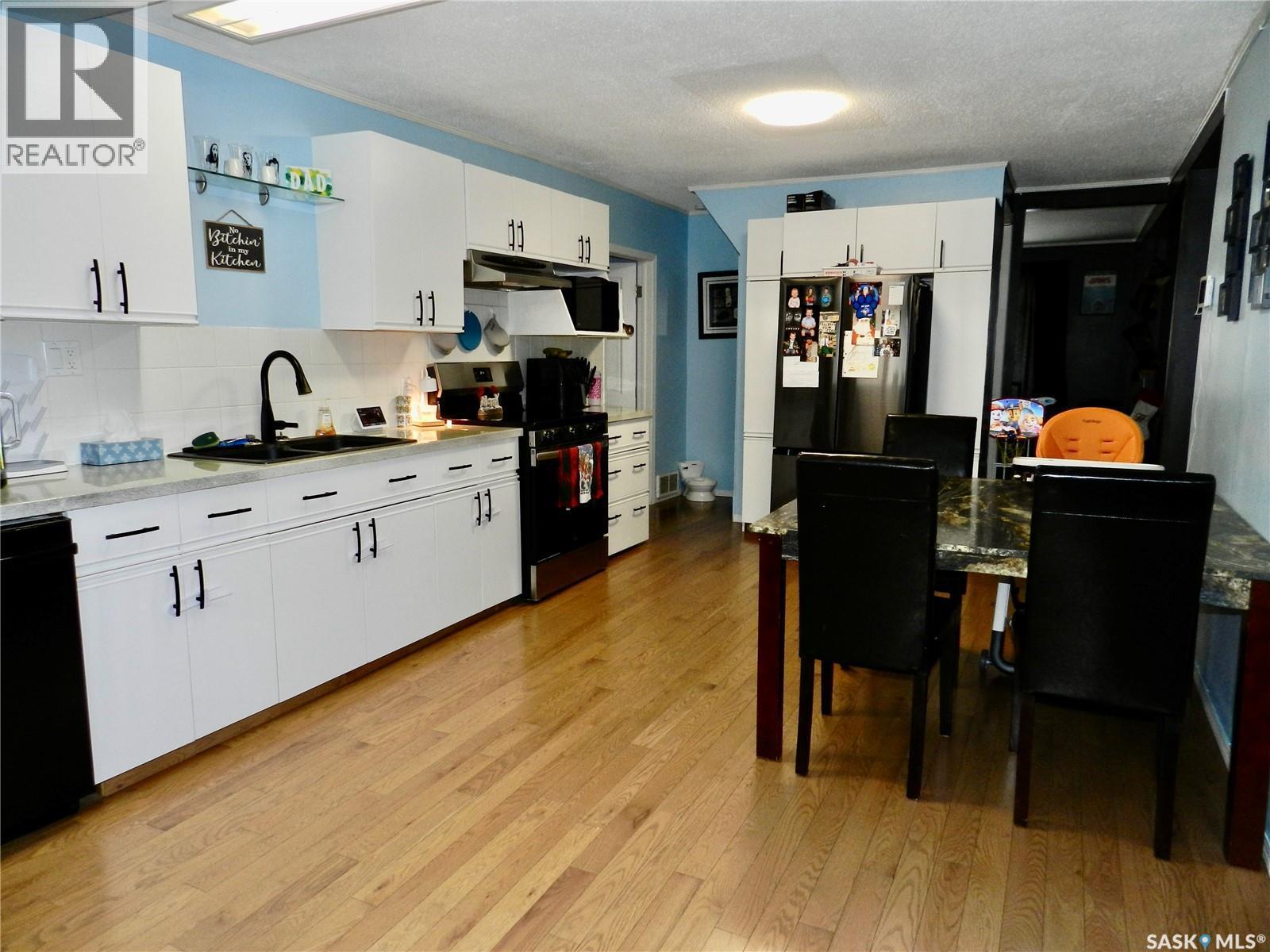 936 Vaughan Street, Moose Jaw, SK - Indoor