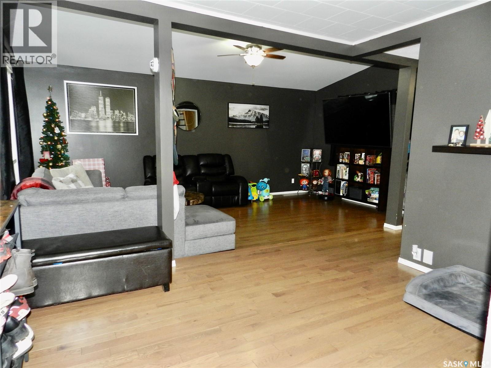 936 Vaughan Street, Moose Jaw, SK - Indoor