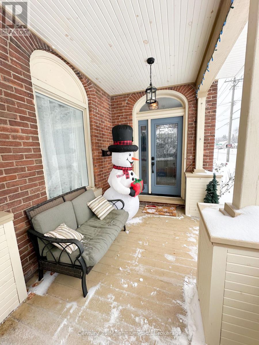 692 15Th Street E, Owen Sound, ON - Outdoor With Deck Patio Veranda With Exterior