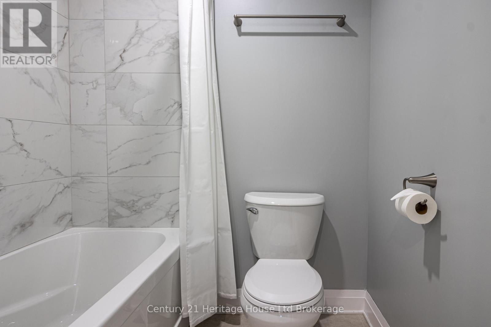 11651 Plank Road, Bayham (Eden), ON - Indoor Photo Showing Bathroom