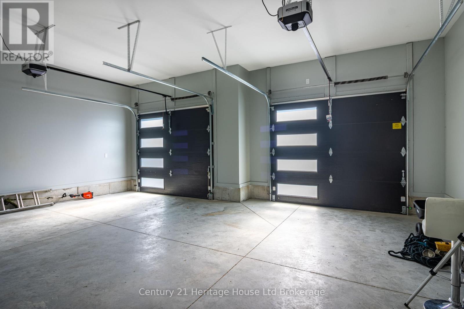 11651 Plank Road, Bayham (Eden), ON - Indoor Photo Showing Garage