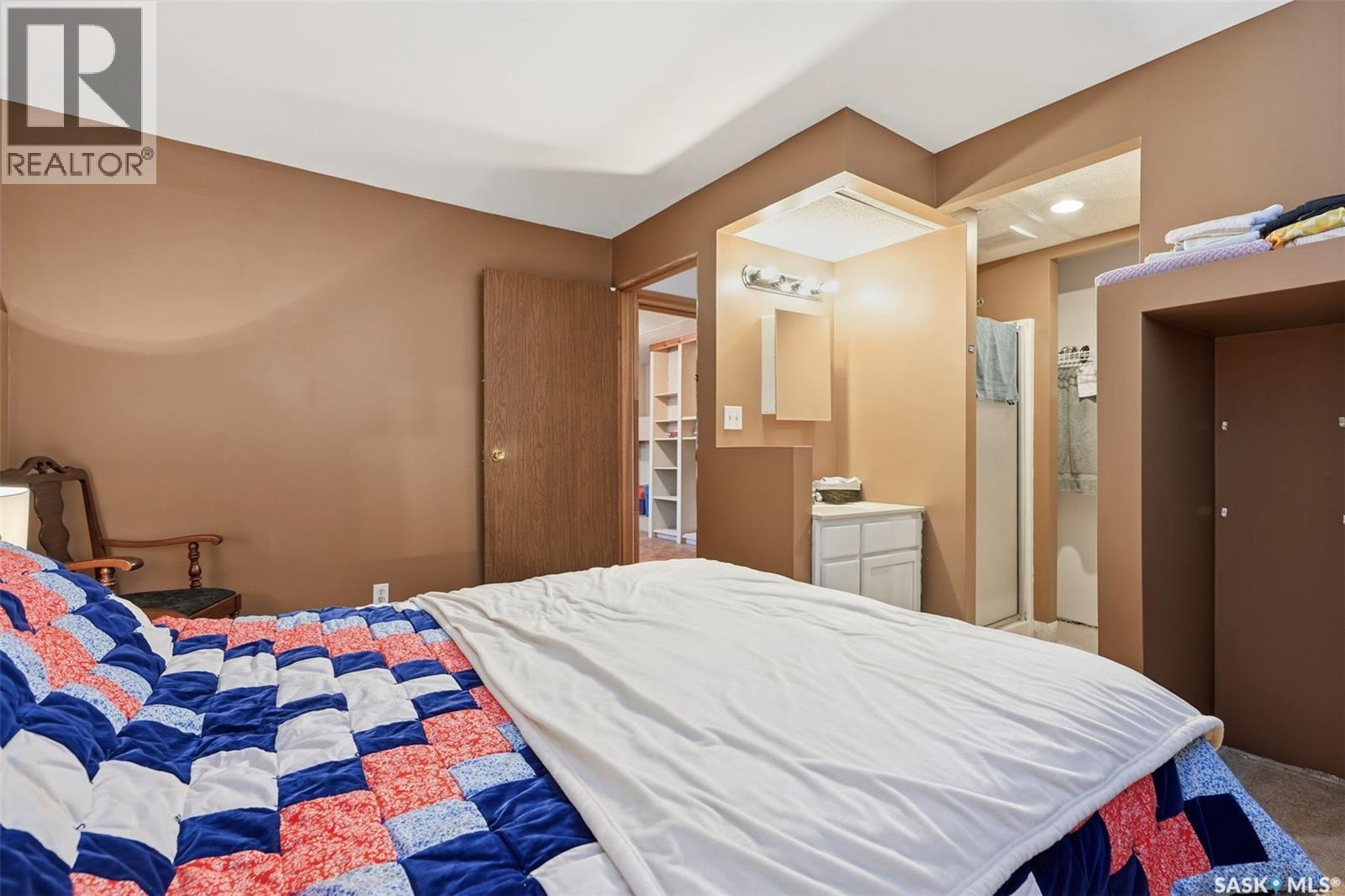 227 Sylvian Way, Saskatoon, SK - Indoor Photo Showing Bedroom
