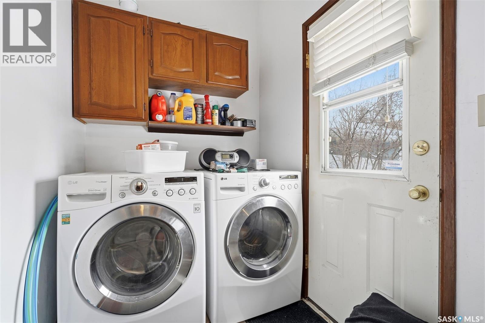 227 Sylvian Way, Saskatoon, SK - Indoor Photo Showing Laundry Room
