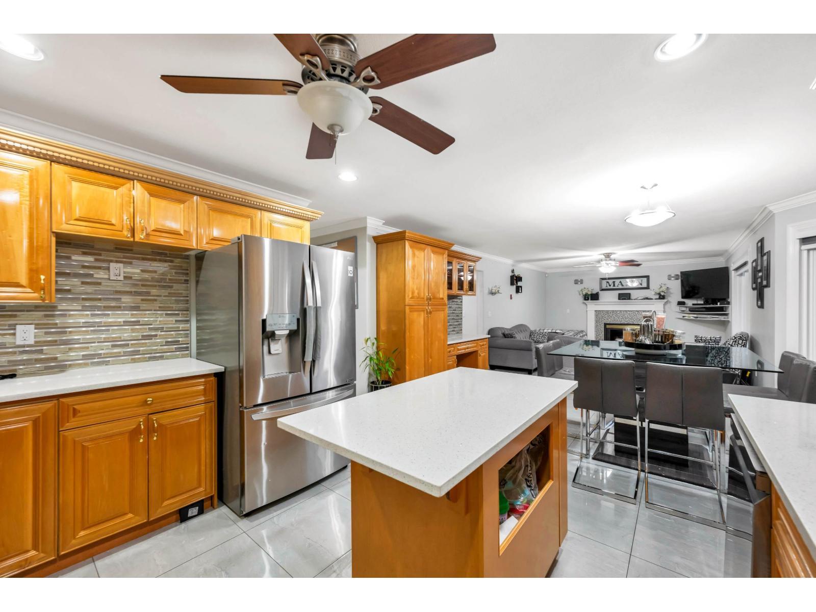 8733 162A Street, Surrey, BC - Indoor Photo Showing Kitchen