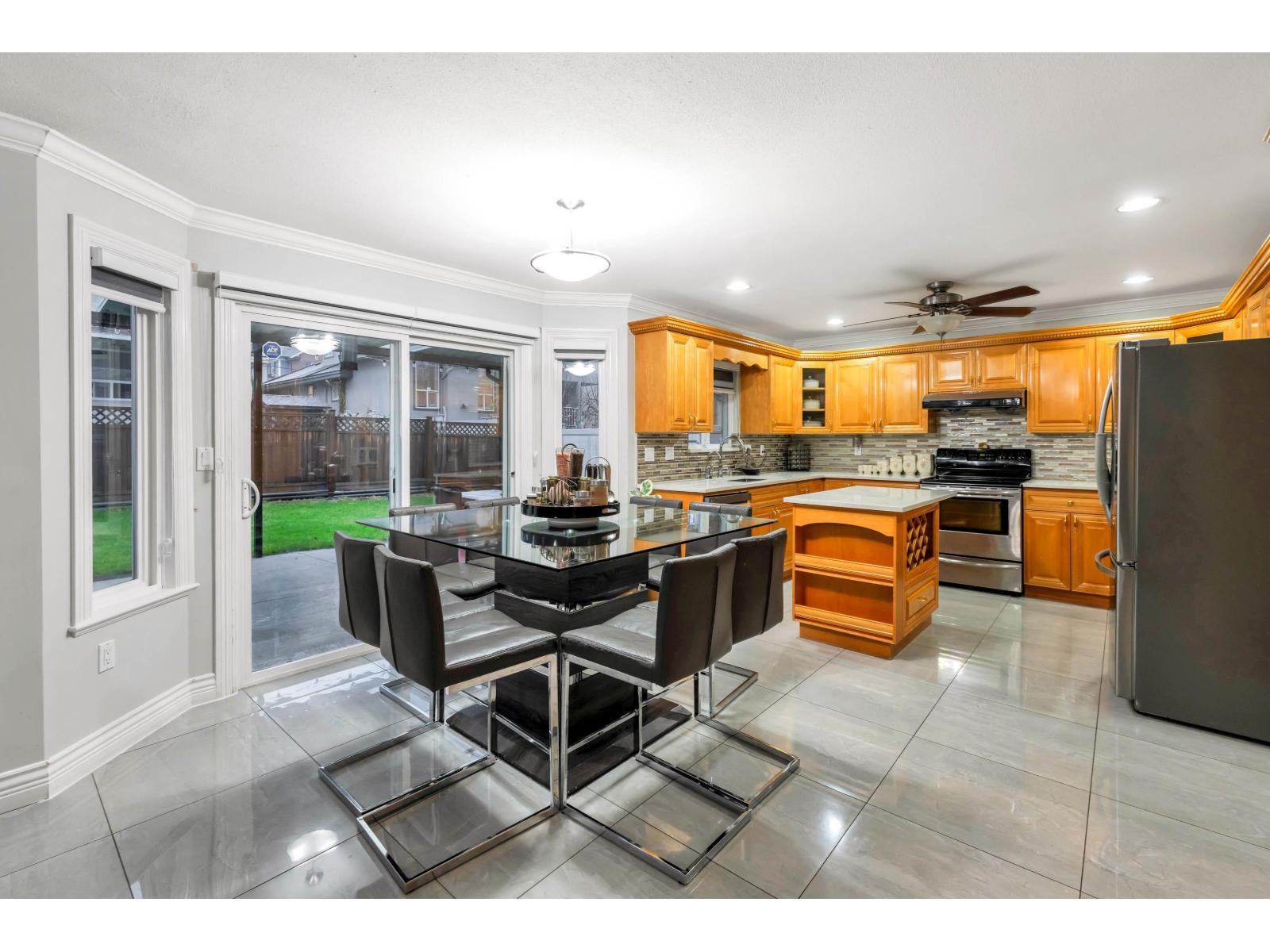 8733 162A Street, Surrey, BC - Indoor