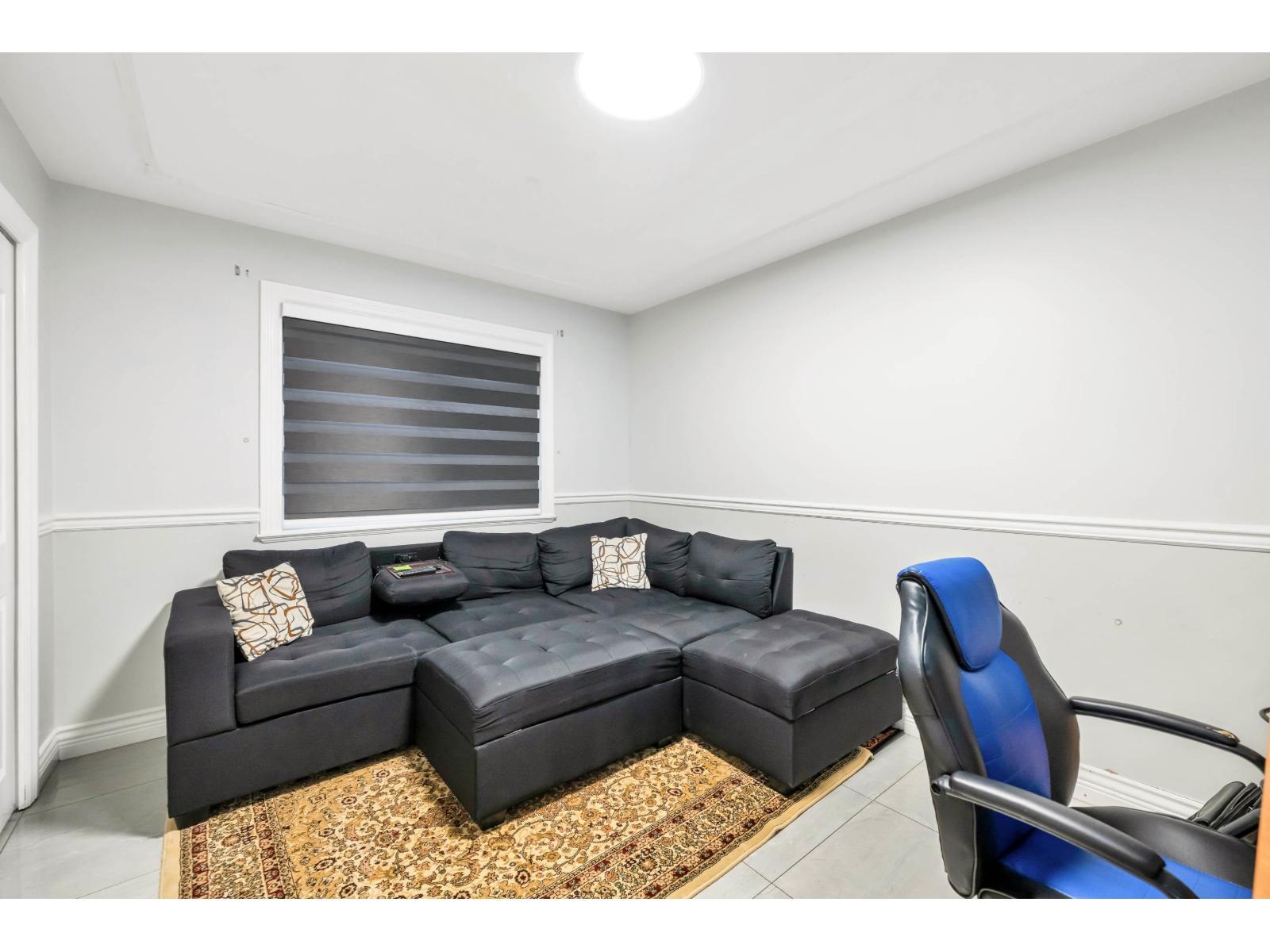 8733 162A Street, Surrey, BC - Indoor Photo Showing Other Room