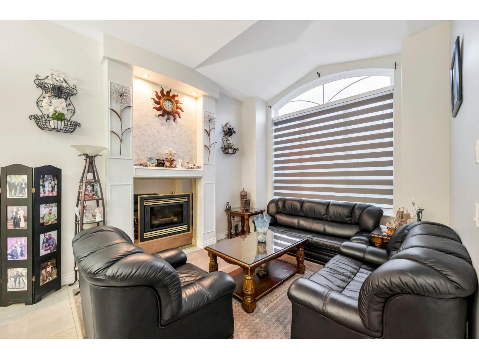 8733 162A Street, Surrey, BC - Indoor Photo Showing Living Room With Fireplace