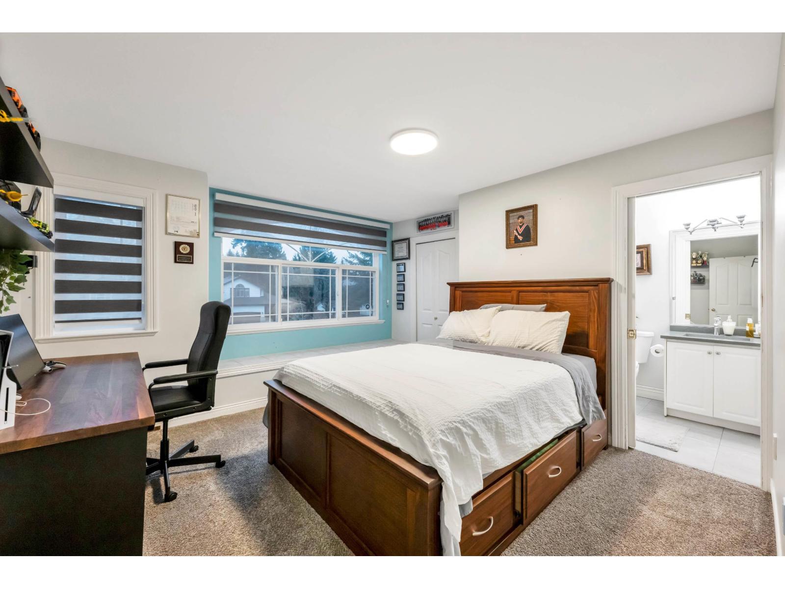 8733 162A Street, Surrey, BC - Indoor Photo Showing Bedroom