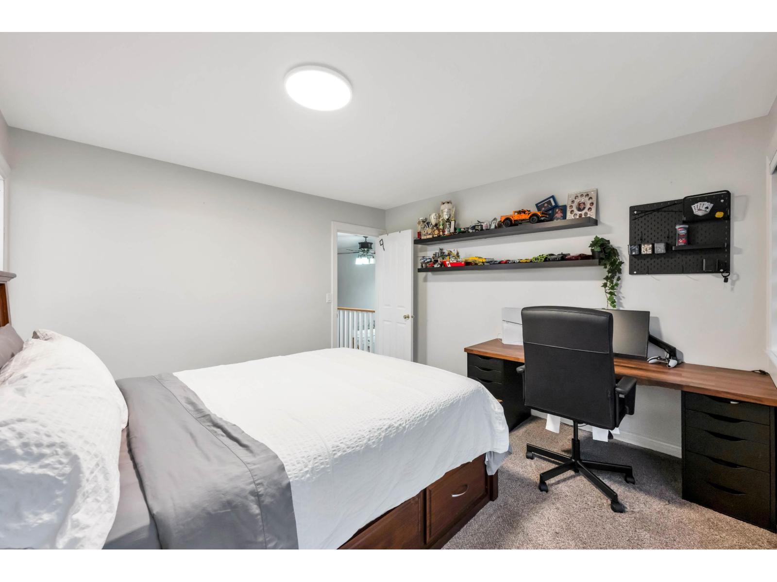 8733 162A Street, Surrey, BC - Indoor Photo Showing Bedroom