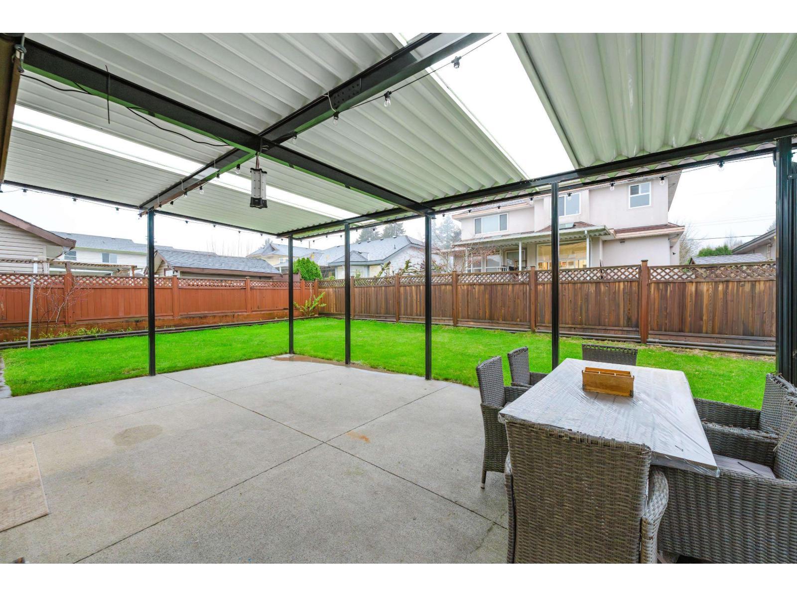 8733 162A Street, Surrey, BC - Outdoor