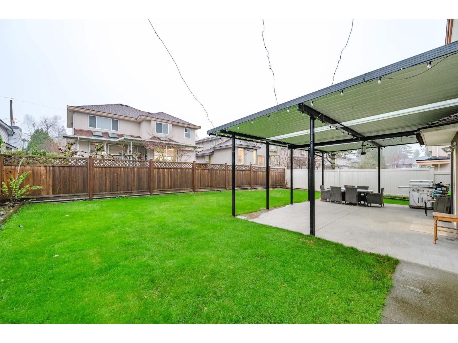 8733 162A Street, Surrey, BC - Outdoor