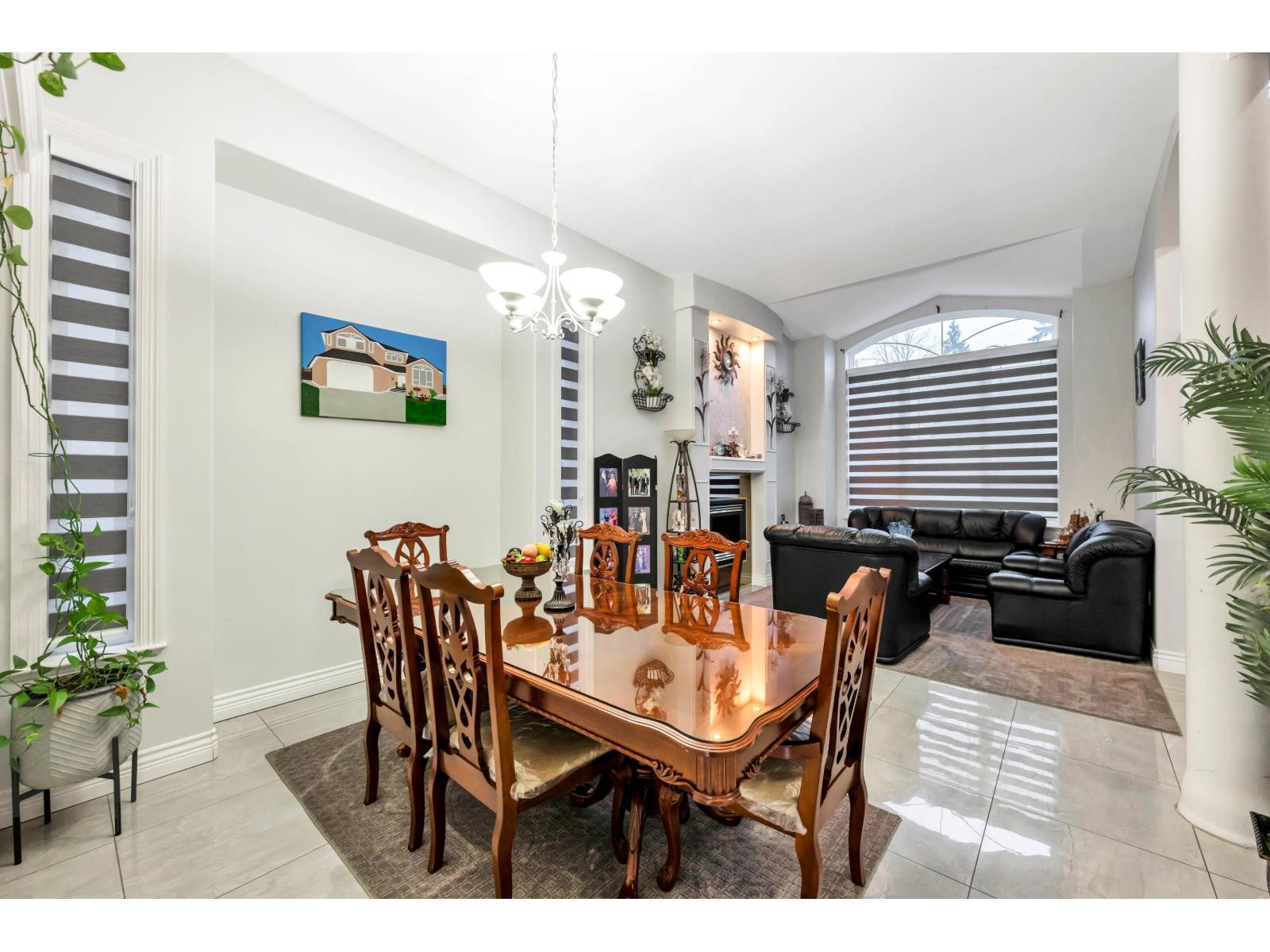 8733 162A Street, Surrey, BC - Indoor Photo Showing Dining Room