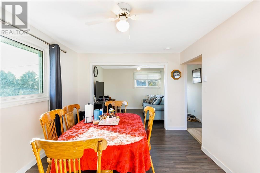 3144 Herve Avenue, Val Caron, ON - Indoor Photo Showing Dining Room