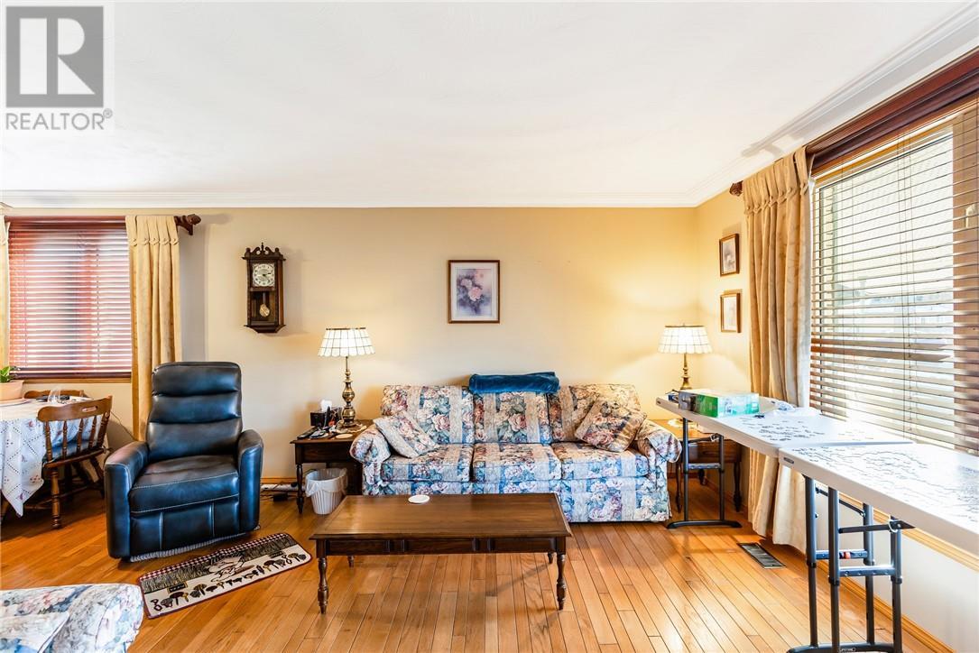 3144 Herve Avenue, Val Caron, ON - Indoor Photo Showing Living Room