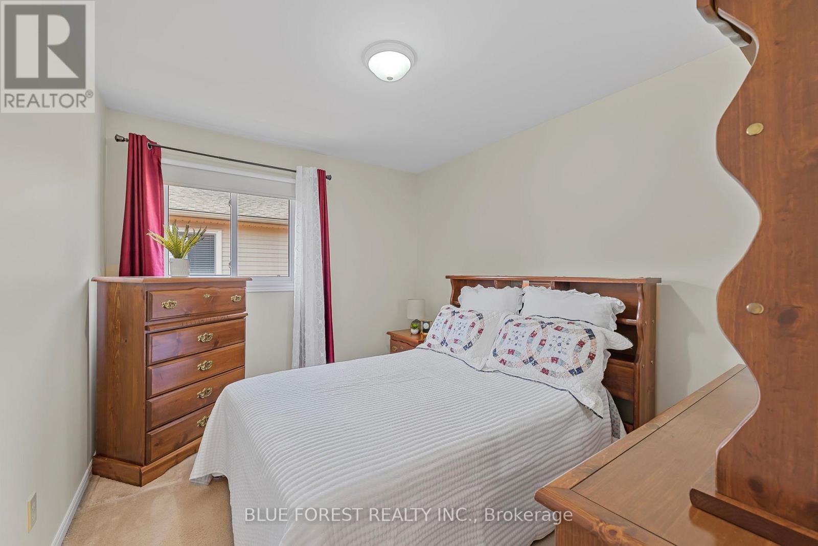 930 Railton Avenue, London East (East I), ON - Indoor Photo Showing Bedroom