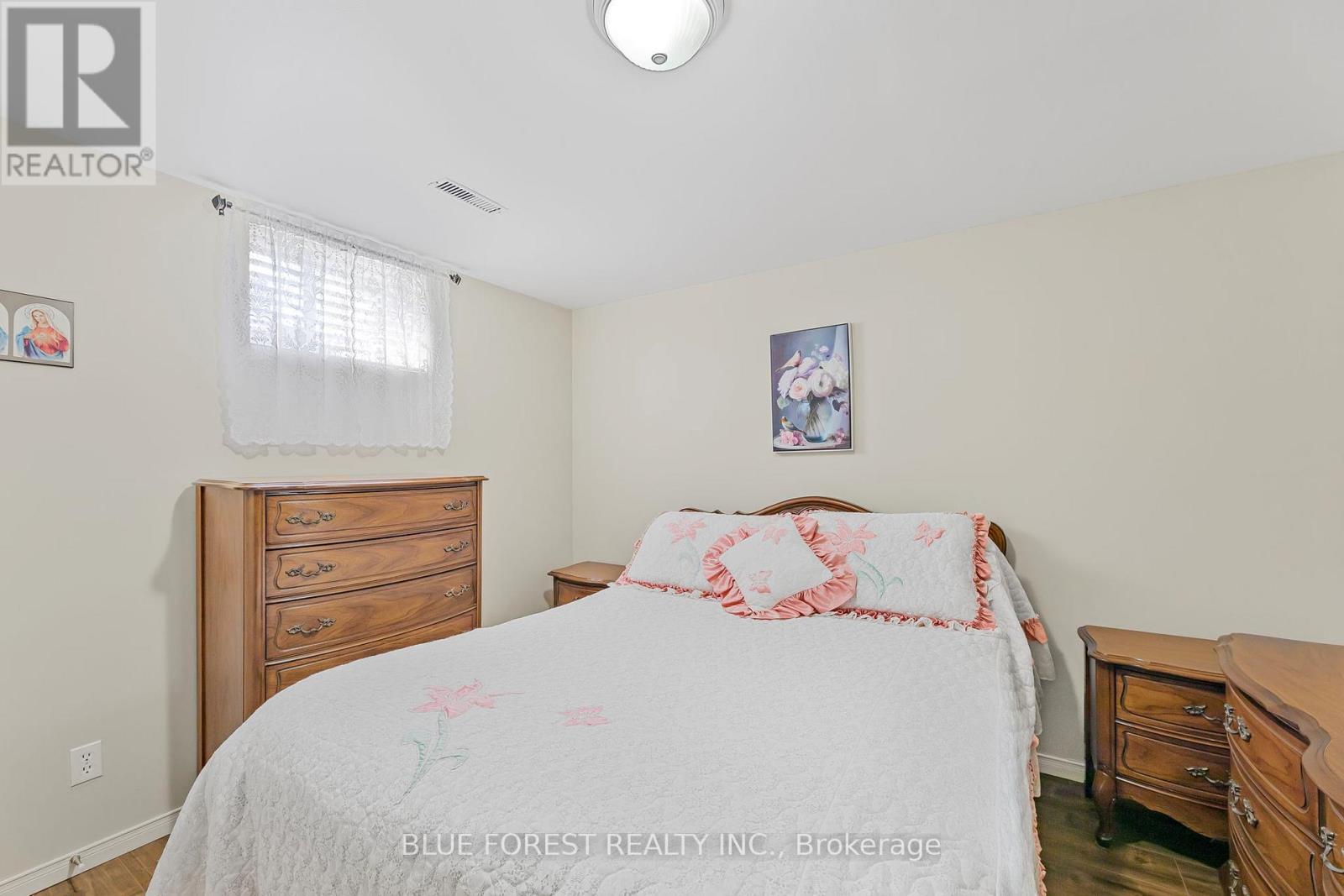 930 Railton Avenue, London East (East I), ON - Indoor Photo Showing Bedroom