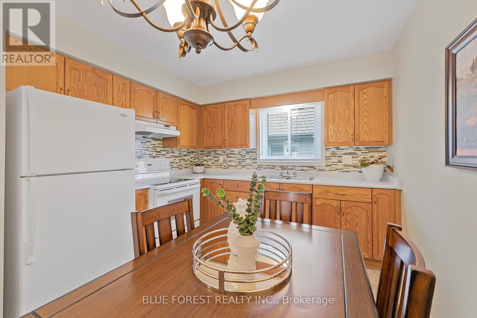 930 Railton Avenue, London East (East I), ON - Indoor Photo Showing Dining Room