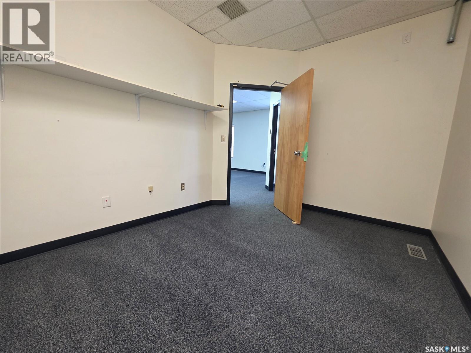 15 Dufferin Street W, Swift Current, SK