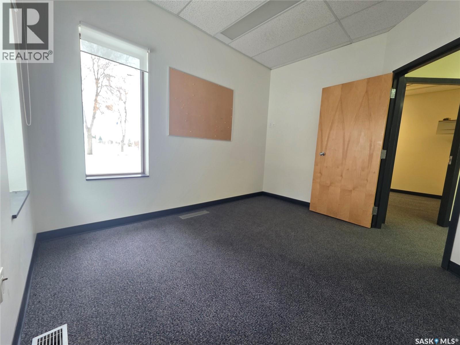 15 Dufferin Street W, Swift Current, SK