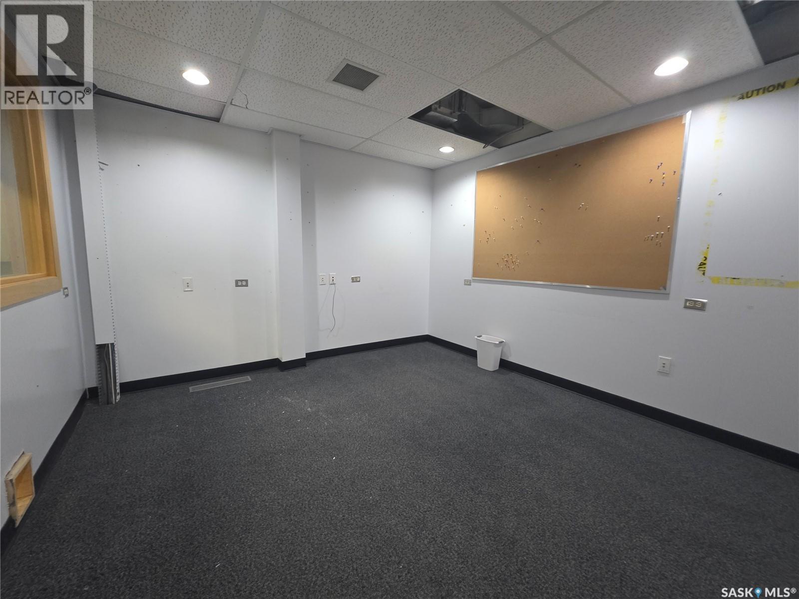 15 Dufferin Street W, Swift Current, SK