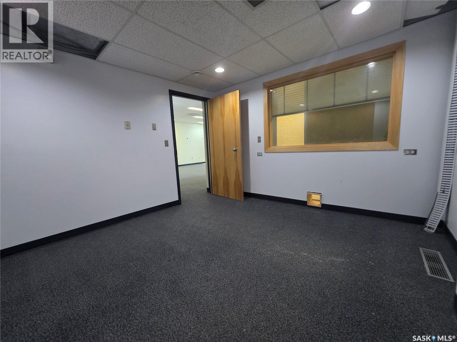 15 Dufferin Street W, Swift Current, SK