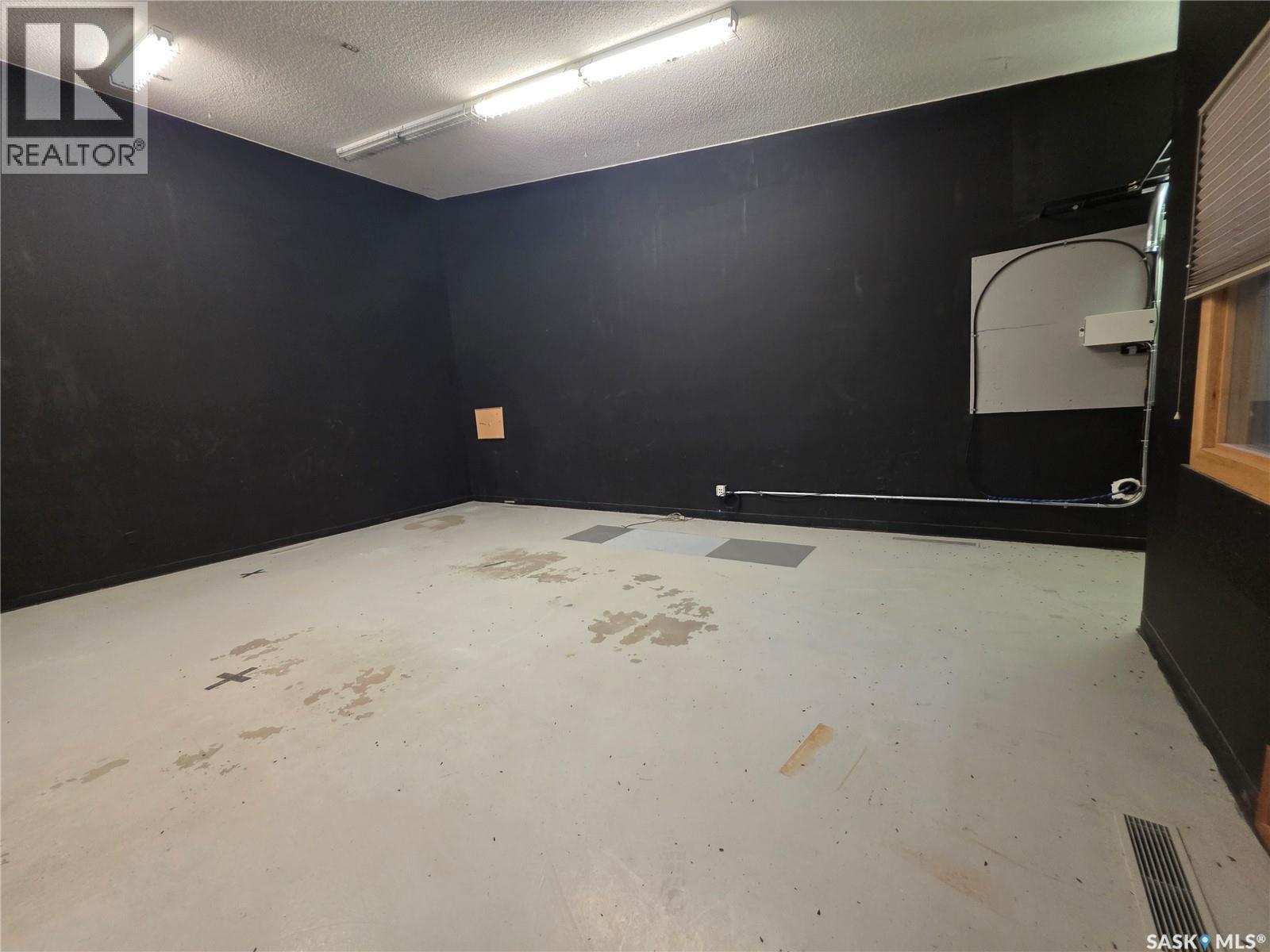 15 Dufferin Street W, Swift Current, SK