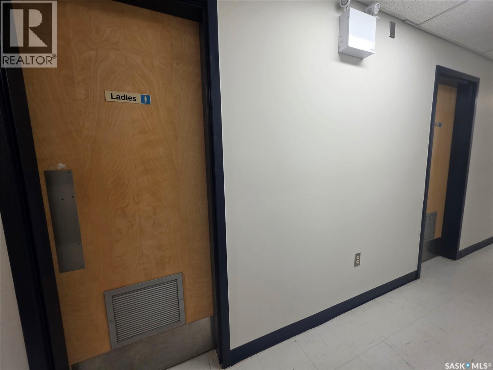 15 Dufferin Street W, Swift Current, SK