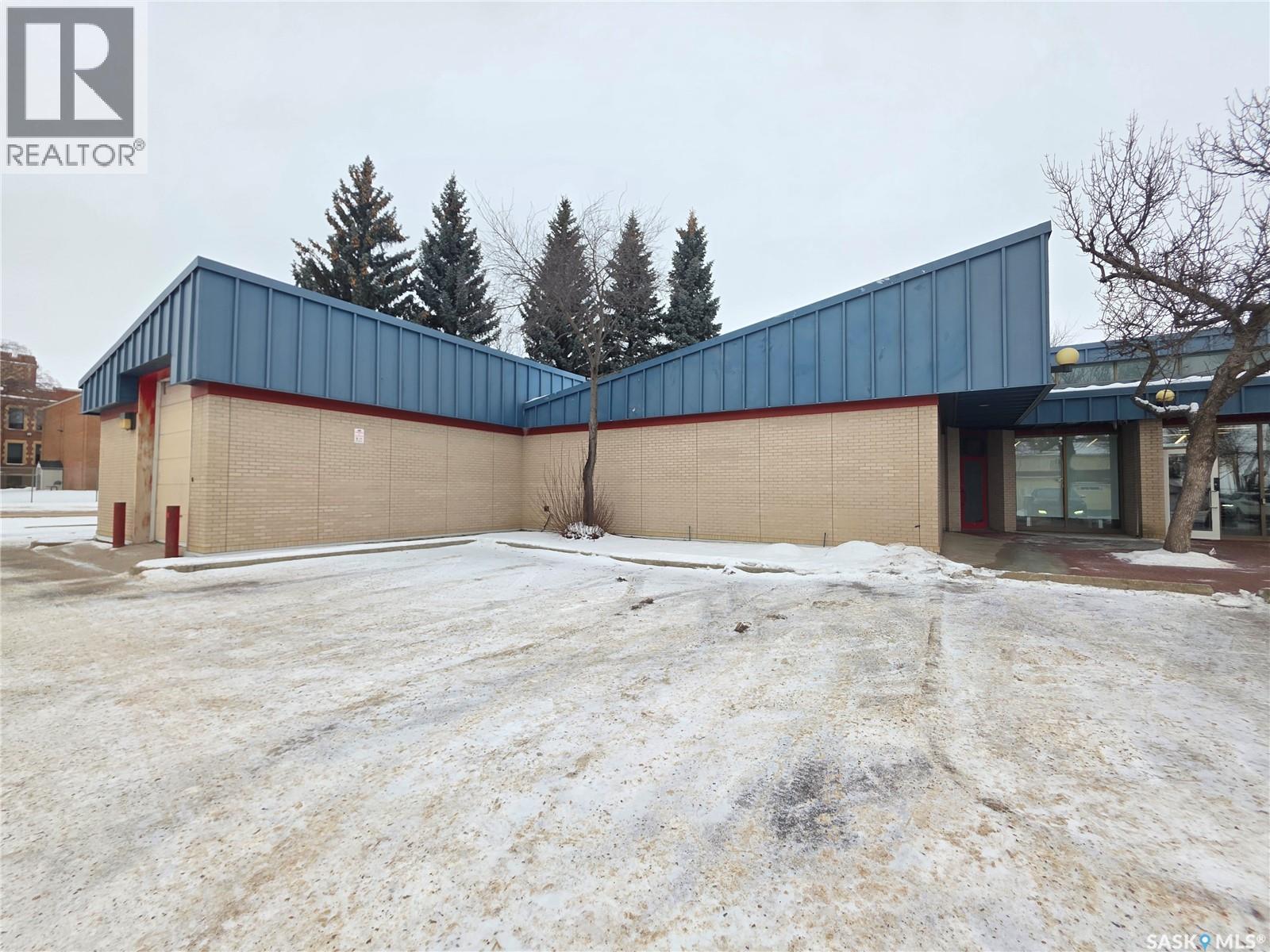 15 Dufferin Street W, Swift Current, SK