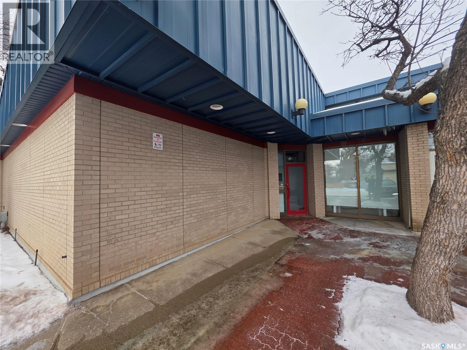 15 Dufferin Street W, Swift Current, SK