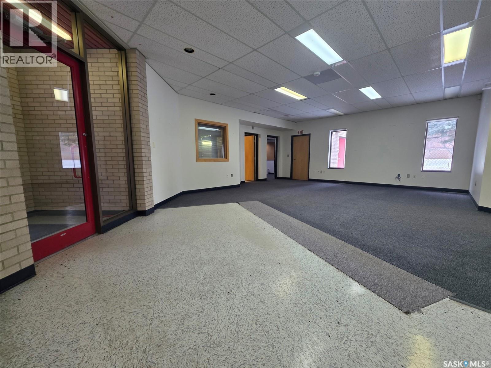 15 Dufferin Street W, Swift Current, SK