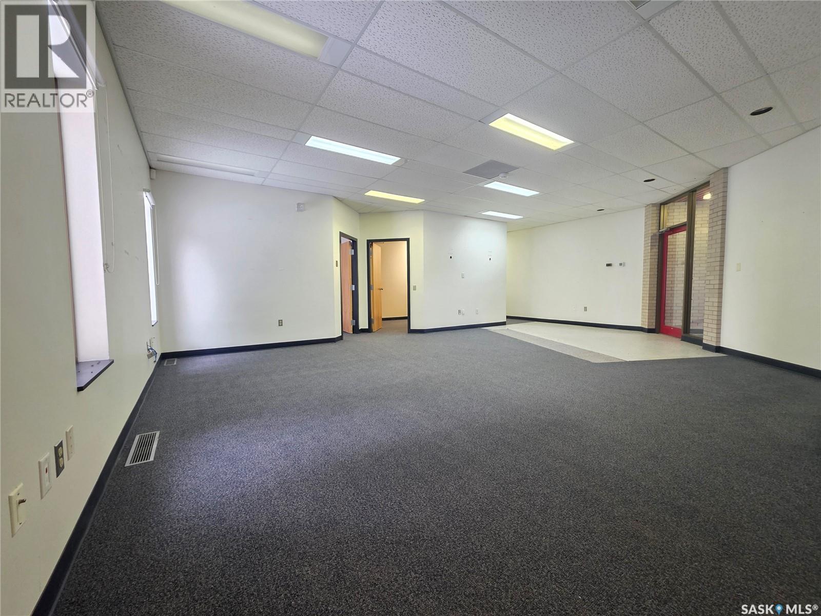 15 Dufferin Street W, Swift Current, SK