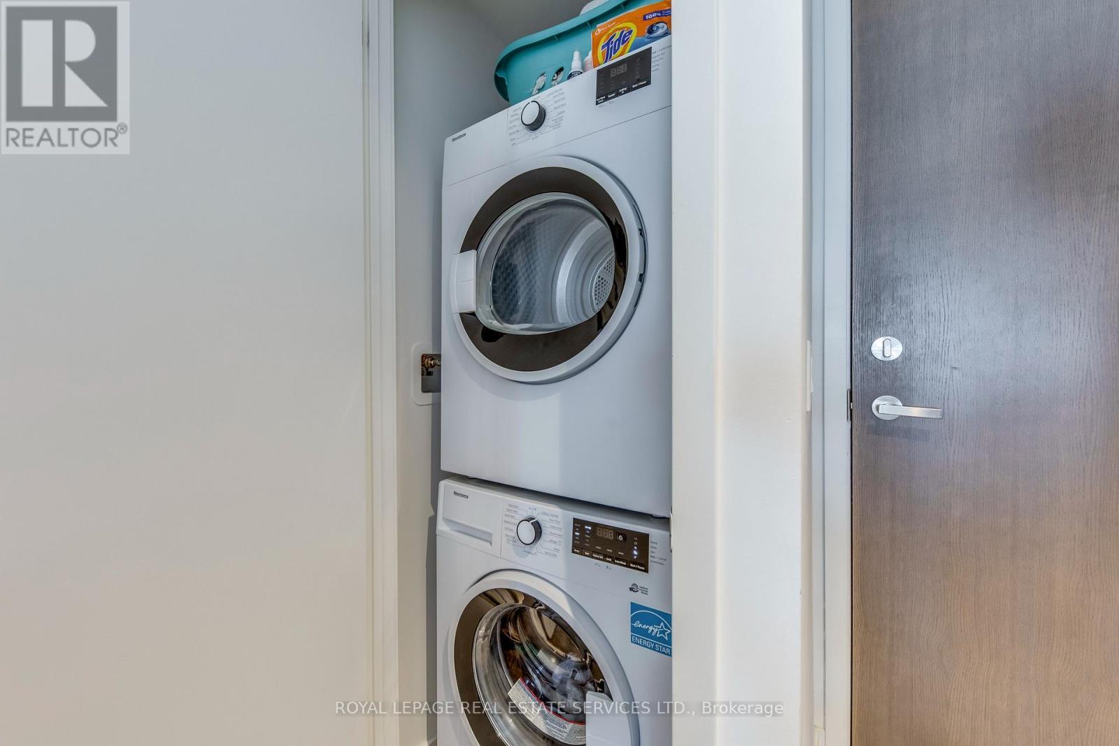 3706 - 15 Lower Jarvis Street, Toronto, ON - Indoor Photo Showing Laundry Room