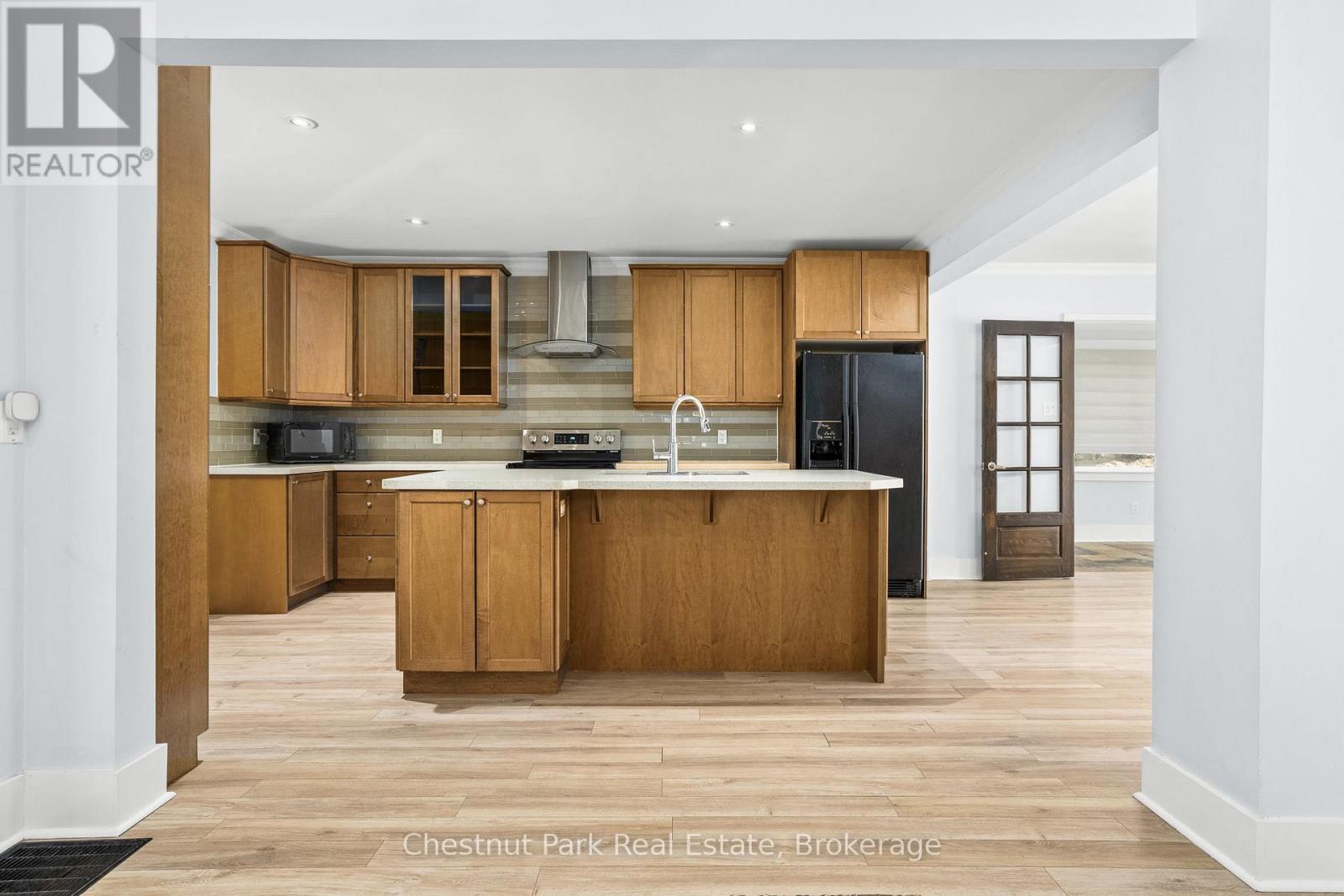 615 Bay Street, Gravenhurst (Muskoka (S)), ON - Indoor Photo Showing Kitchen