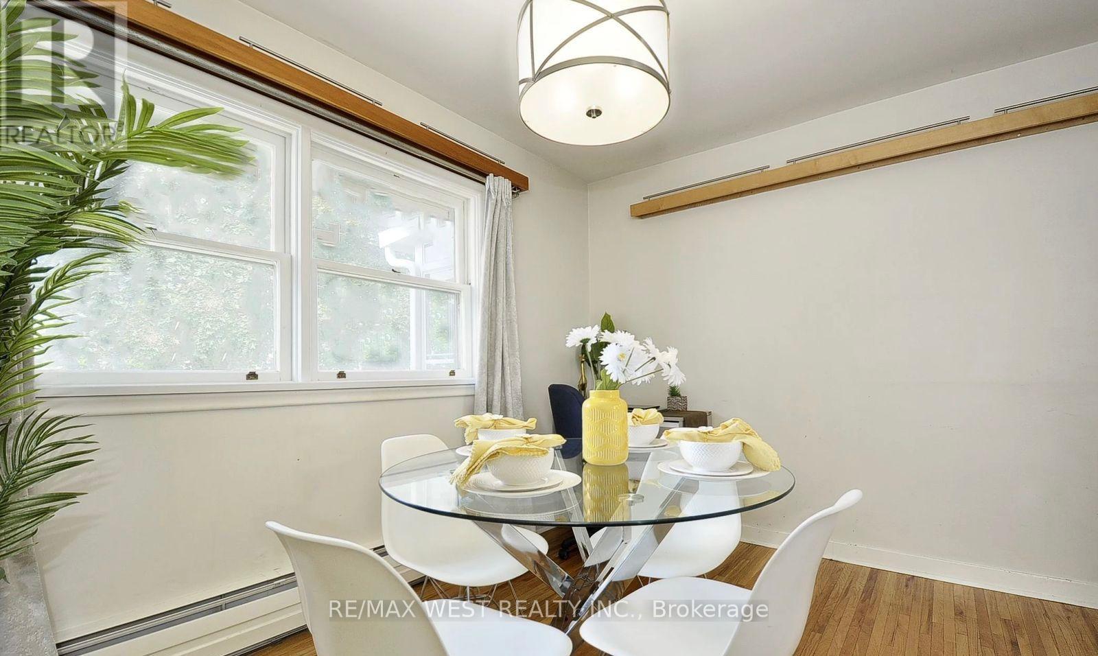 442 Highland Road E, Kitchener, ON - Indoor Photo Showing Dining Room