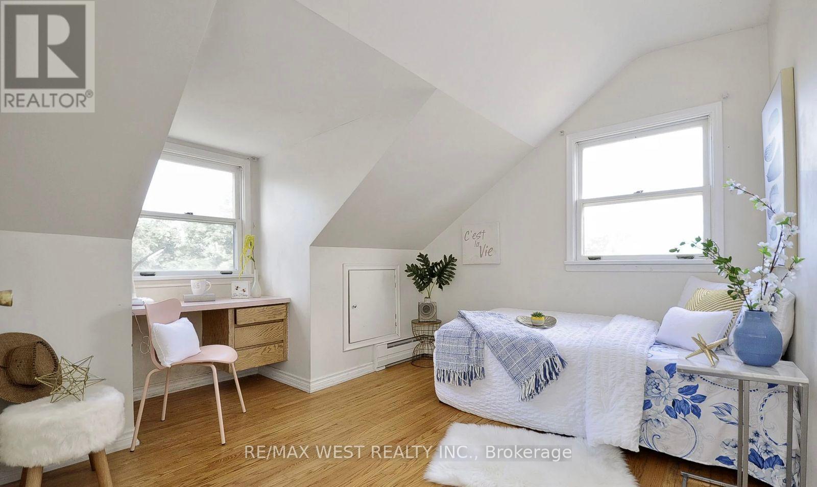 442 Highland Road E, Kitchener, ON - Indoor Photo Showing Bedroom