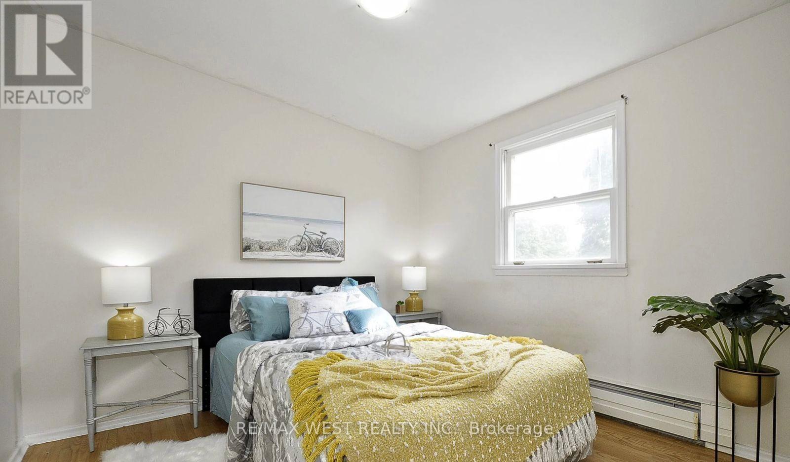 442 Highland Road E, Kitchener, ON - Indoor Photo Showing Bedroom