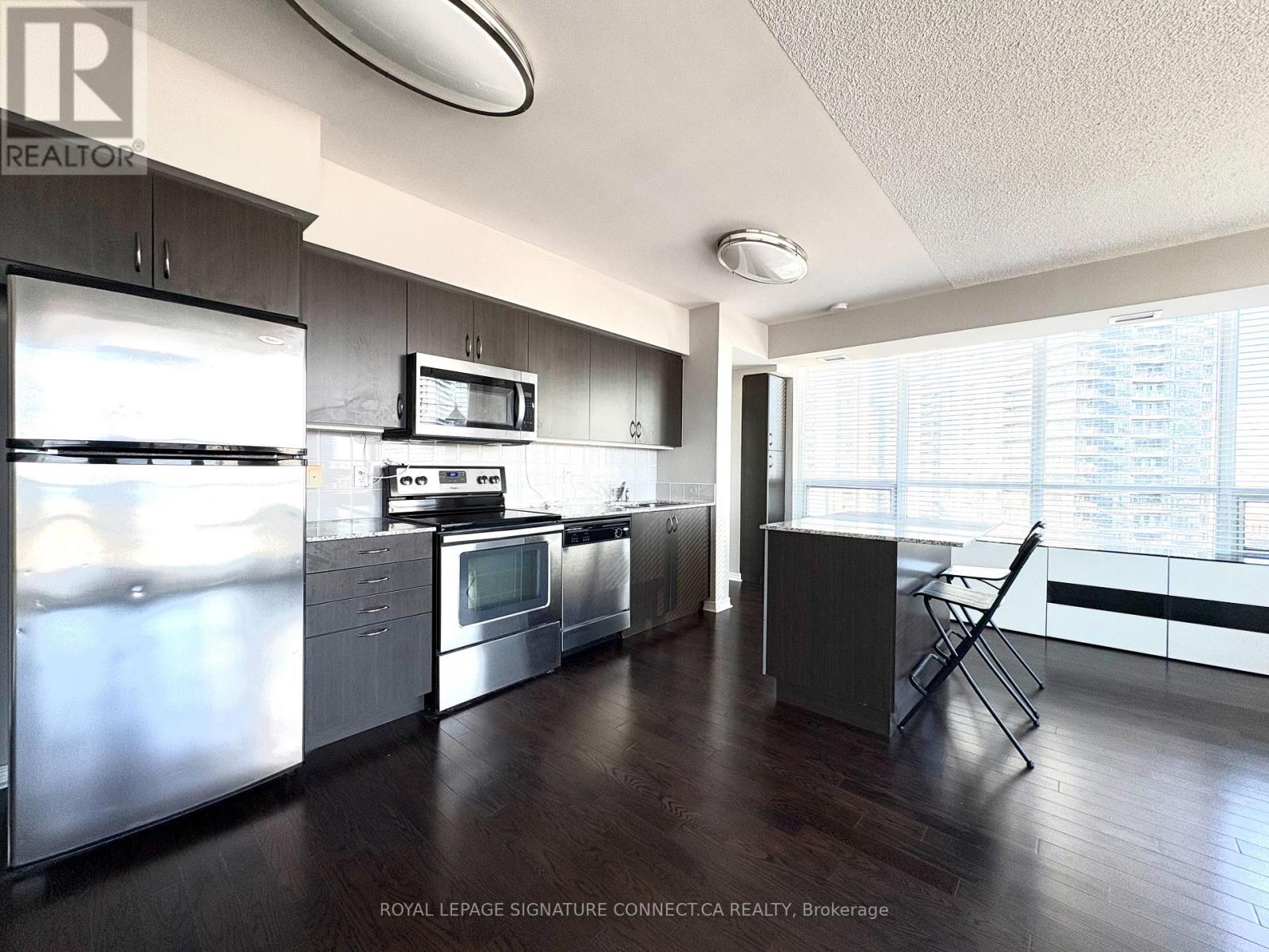 1706 - 2230 Lake Shore Boulevard W, Toronto, ON - Indoor Photo Showing Kitchen With Stainless Steel Kitchen